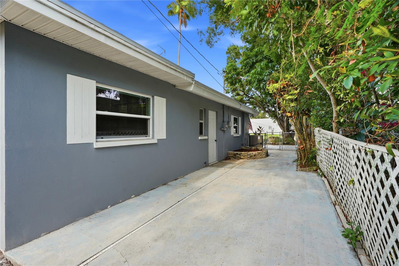 1628 S Highland Ave Property Photo 30