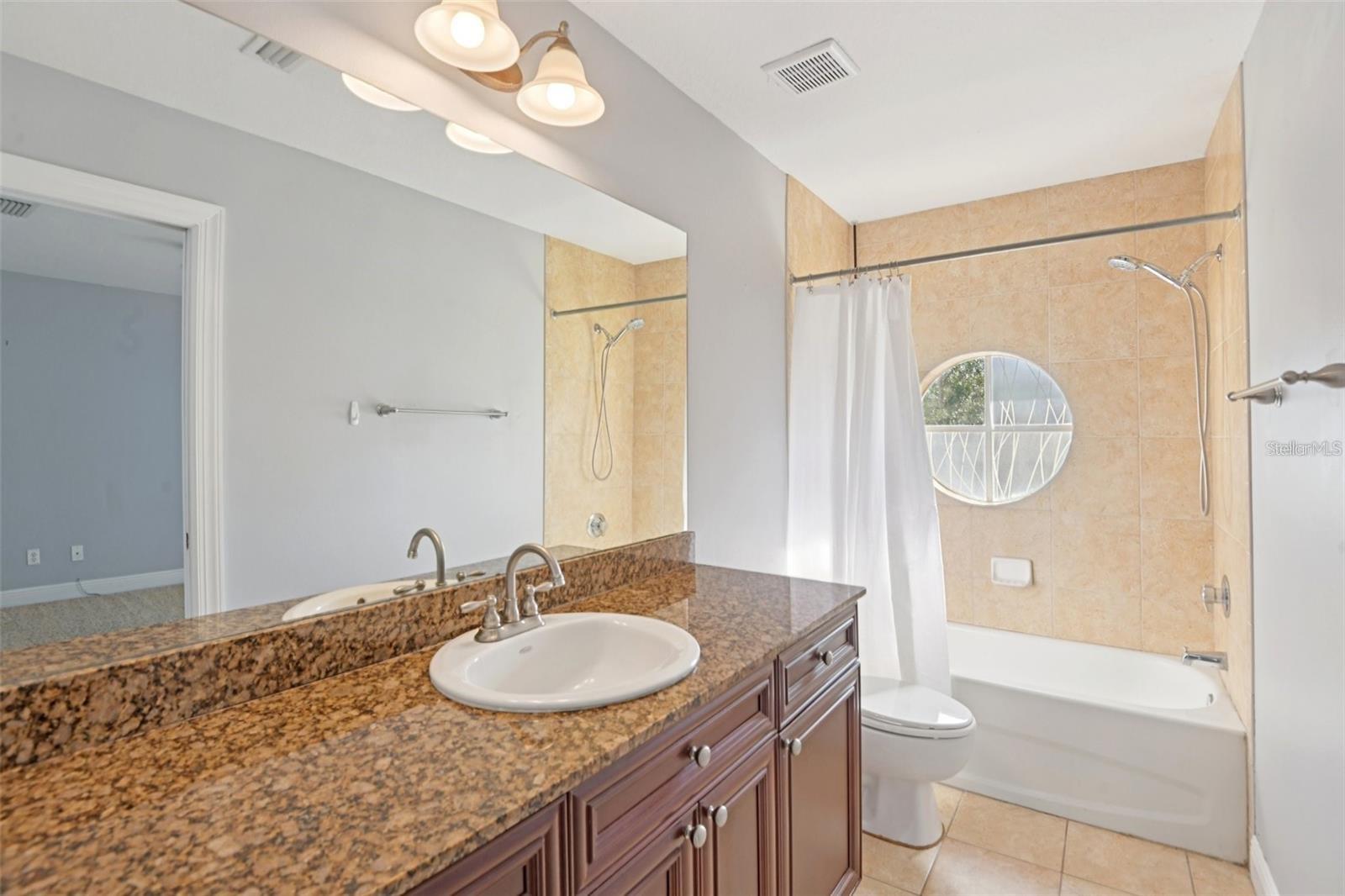 300 Valencia Cir Property Photo 8