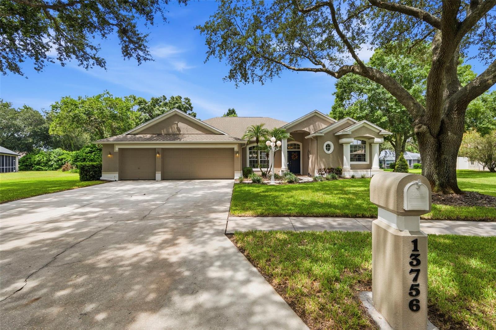 13756 Dowling Ln Property Photo 1