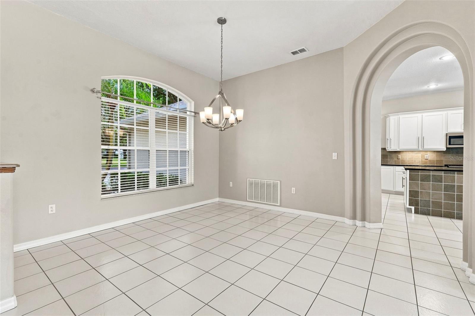 13756 Dowling Ln Property Photo 11
