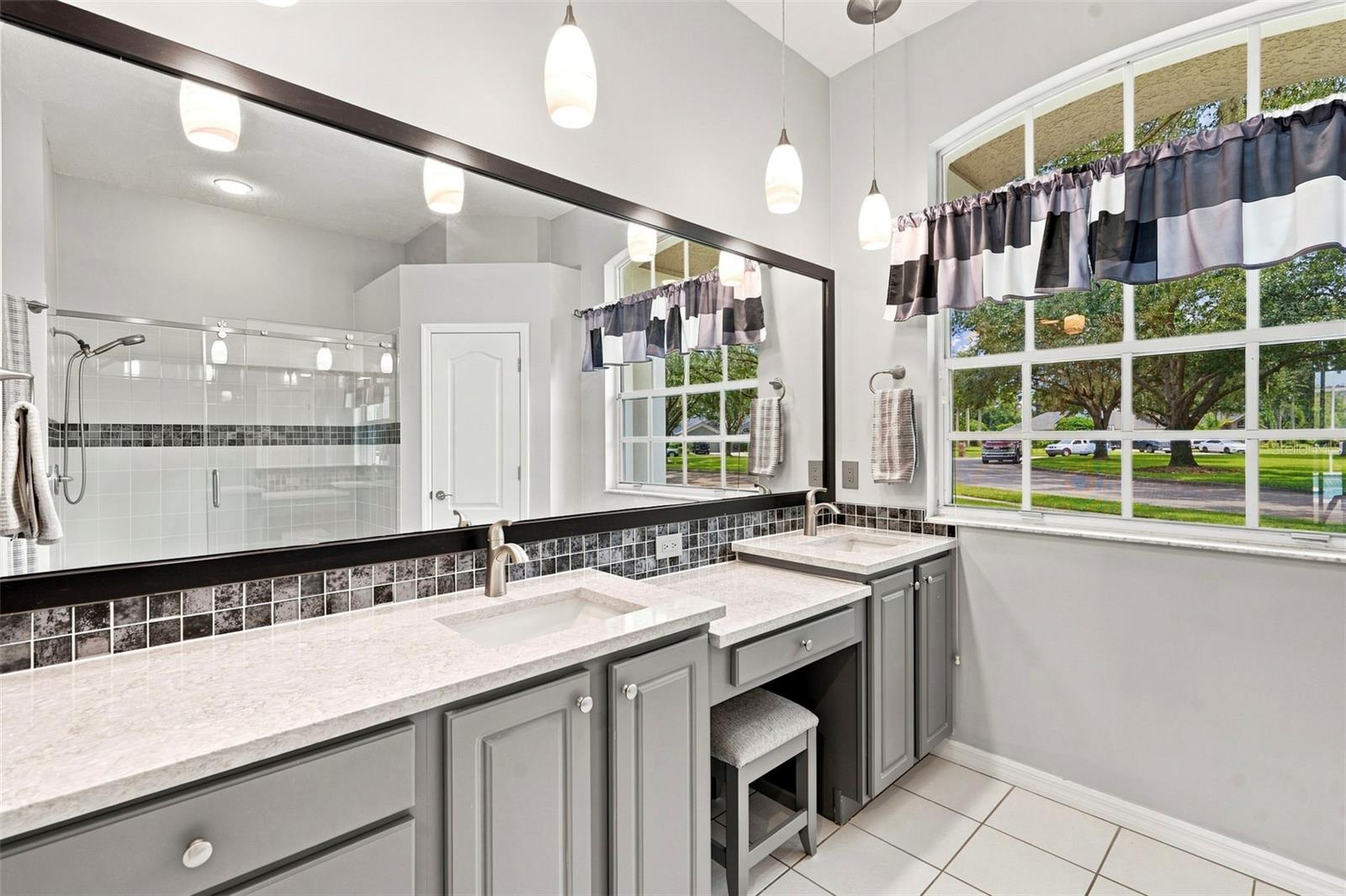 13756 Dowling Ln Property Photo 20
