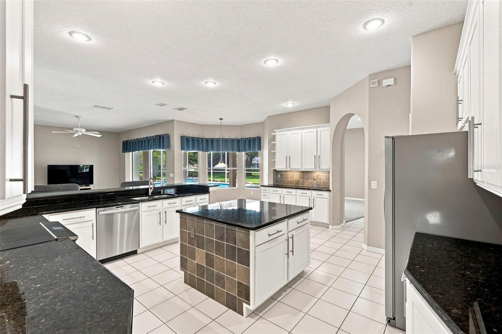 13756 Dowling Ln Property Photo 23