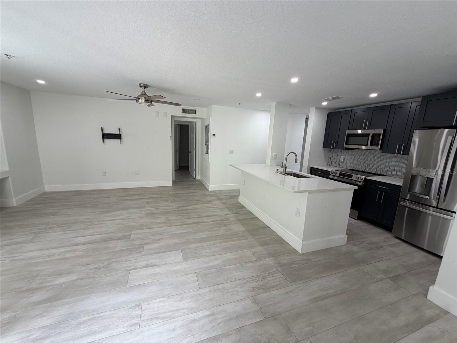 13210 Arbor Isle Dr #102 Property Photo 10