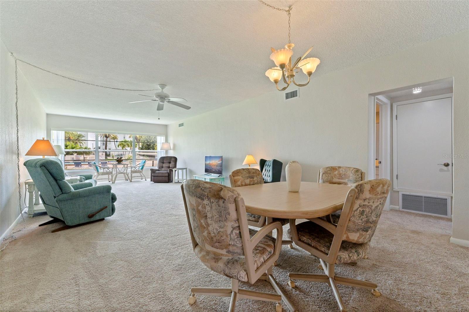 6363 Gulf Winds Dr #131 Property Photo 8