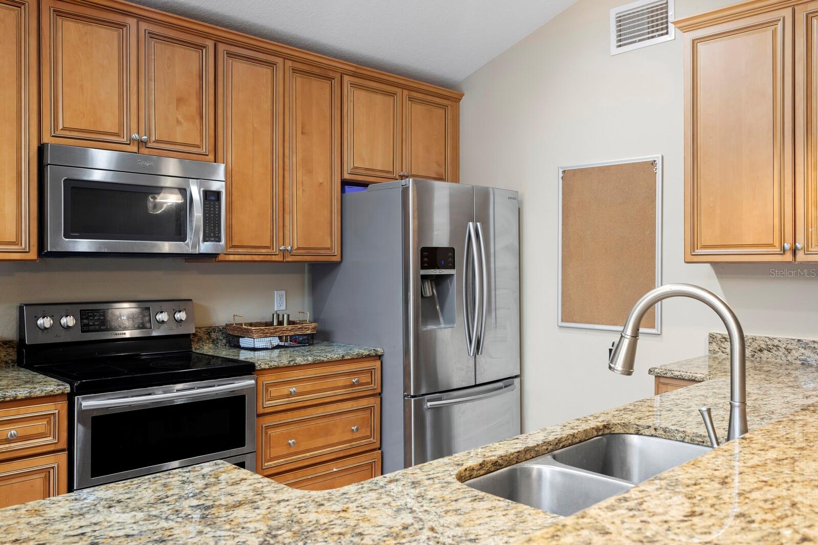 12803 Rain Forest St Property Photo 6