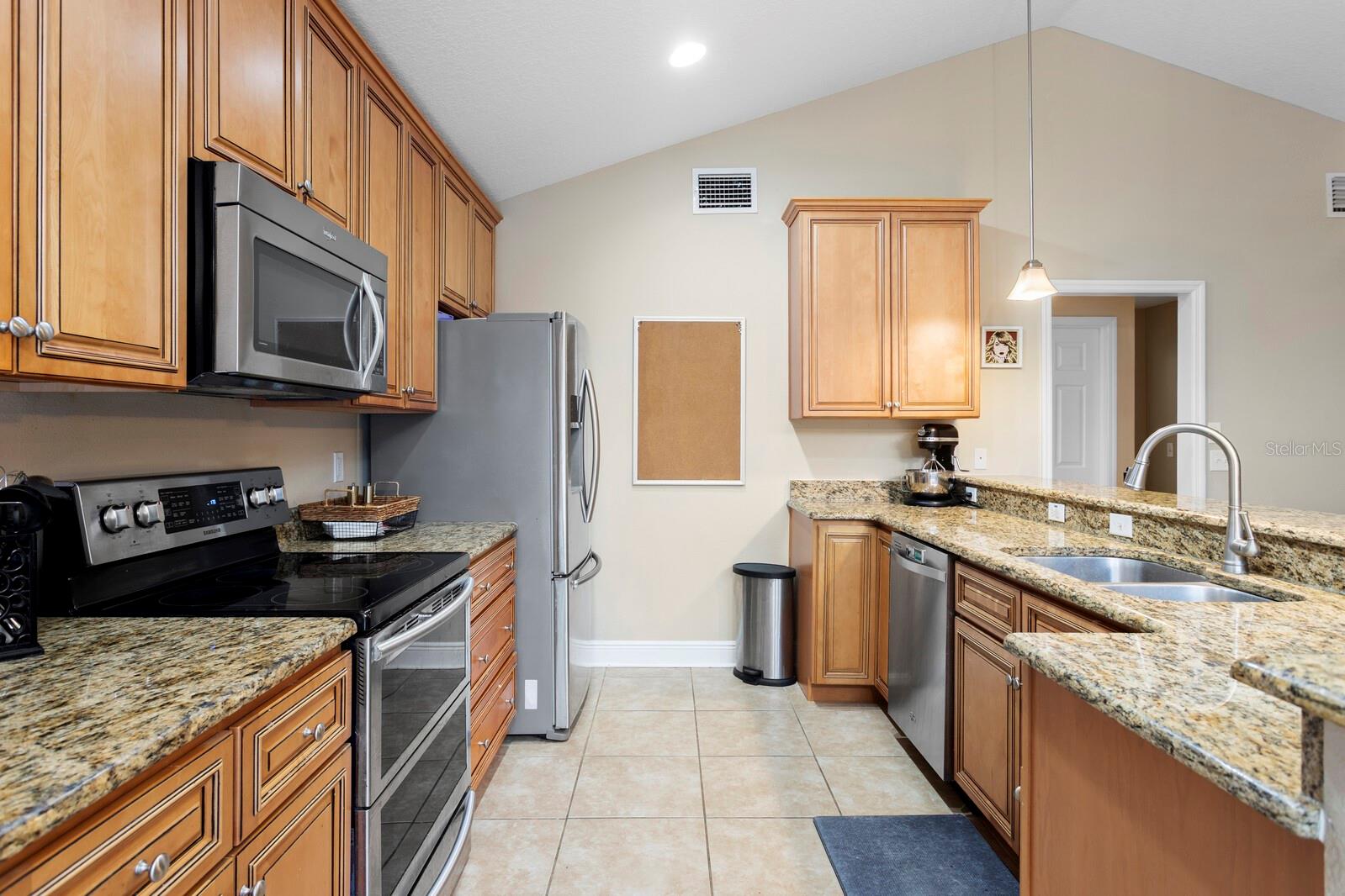 12803 Rain Forest St Property Photo 9