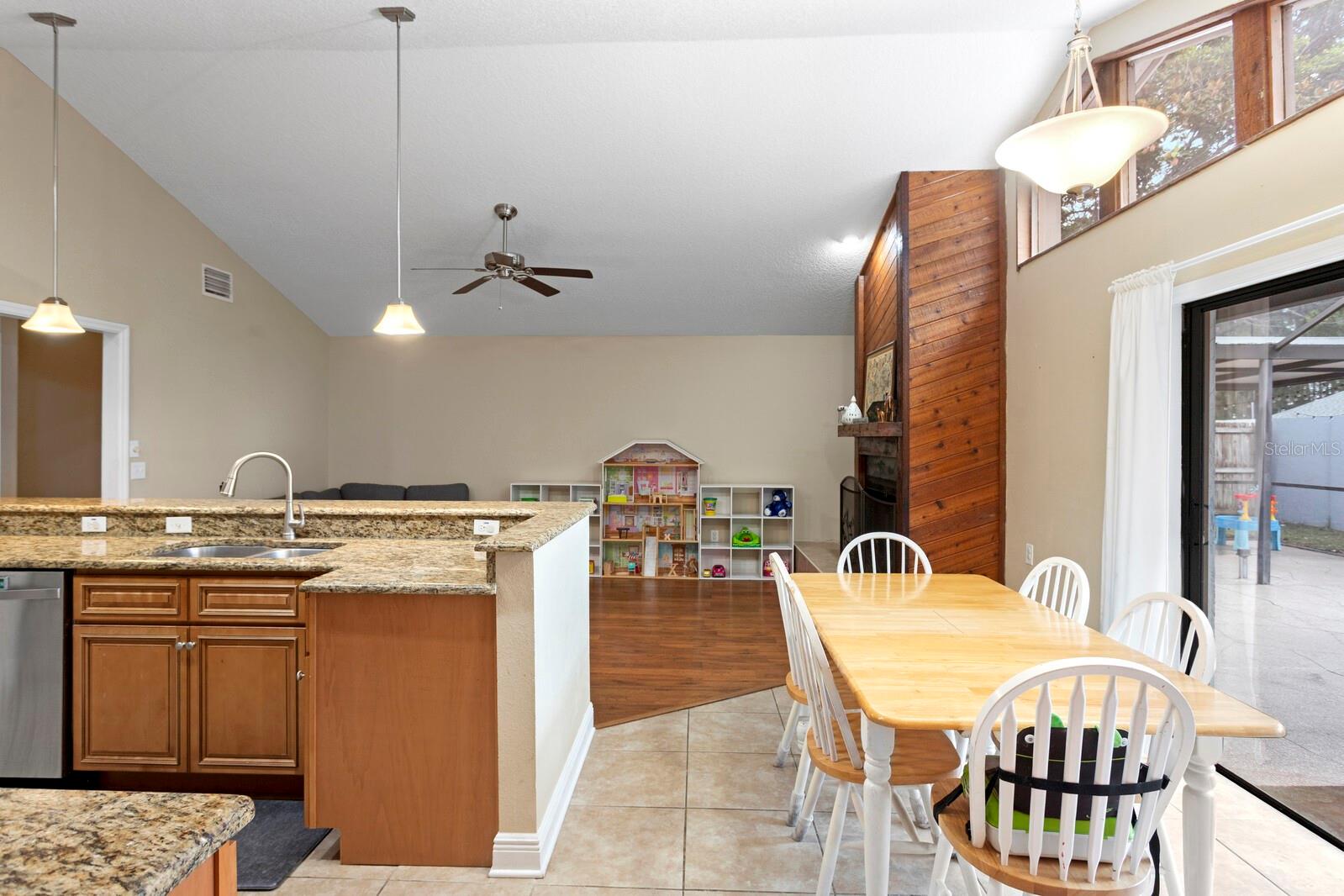 12803 Rain Forest St Property Photo 16