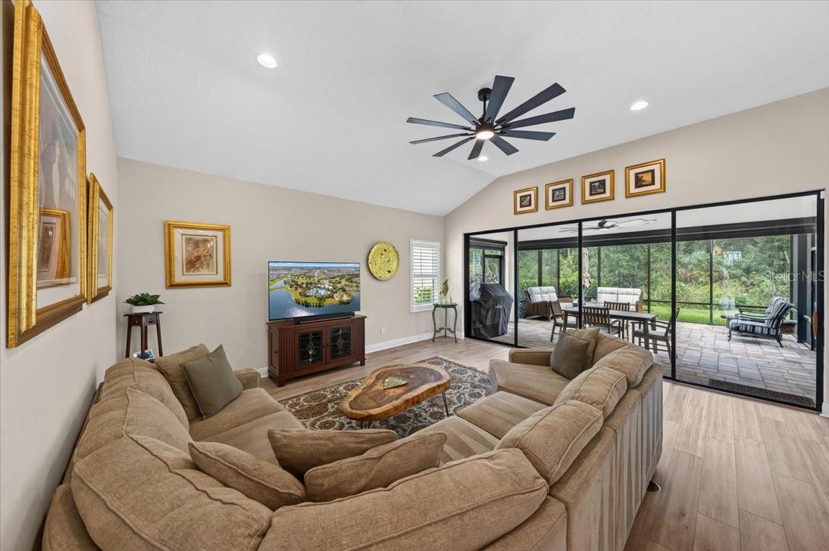 9145 Warm Springs Cir Property Photo 6