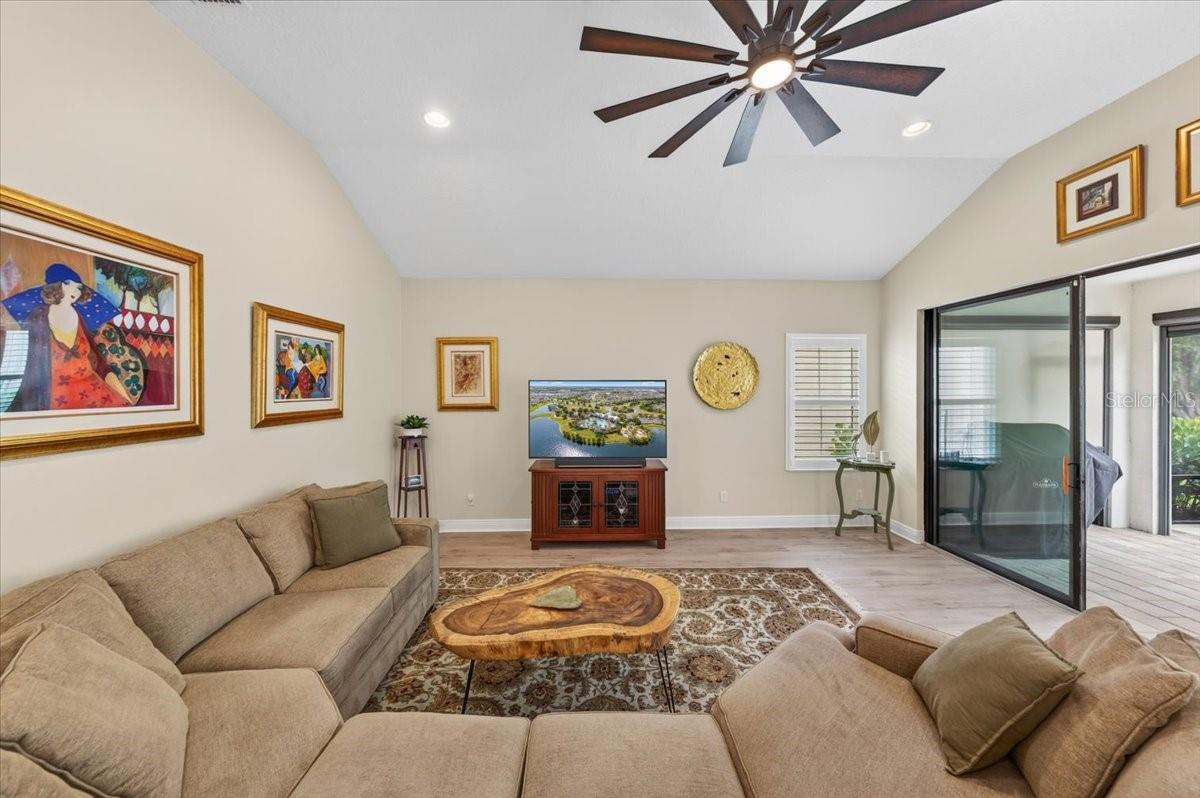 9145 Warm Springs Cir Property Photo 7