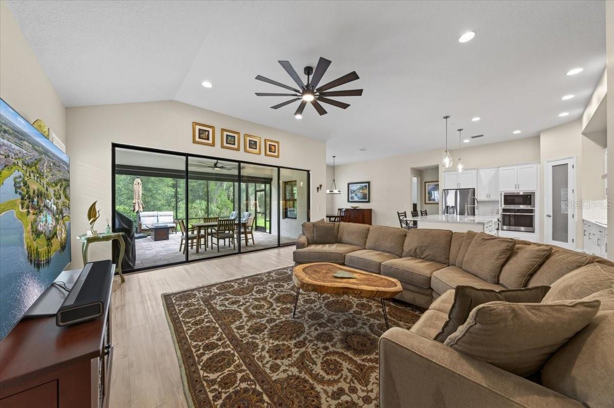 9145 Warm Springs Cir Property Photo 8