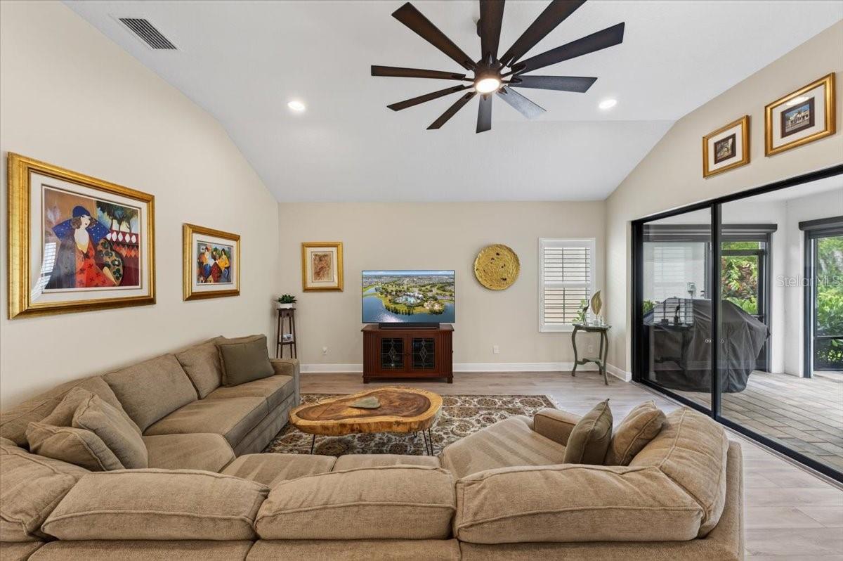9145 Warm Springs Cir Property Photo 10
