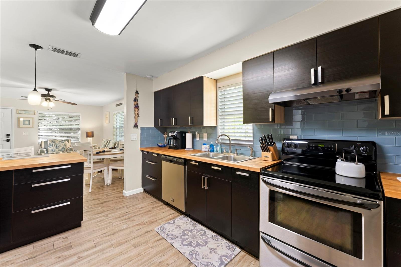 328 Pershing St Property Photo 6