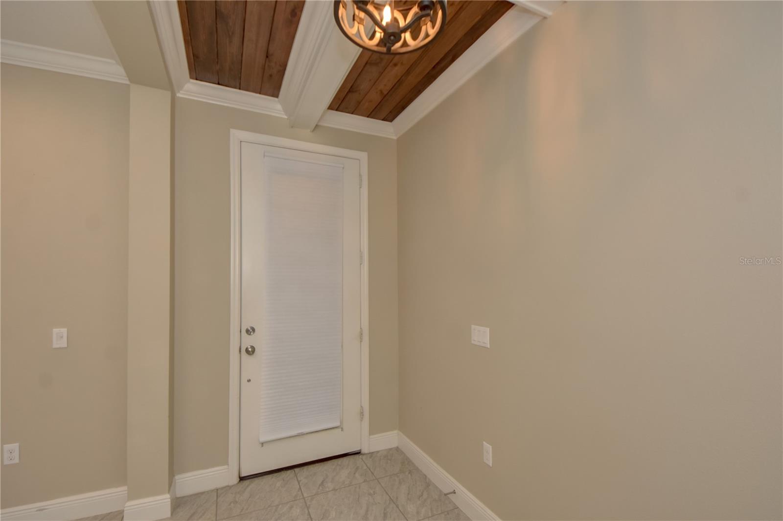 7408 Ridgelake Cir Property Photo 5