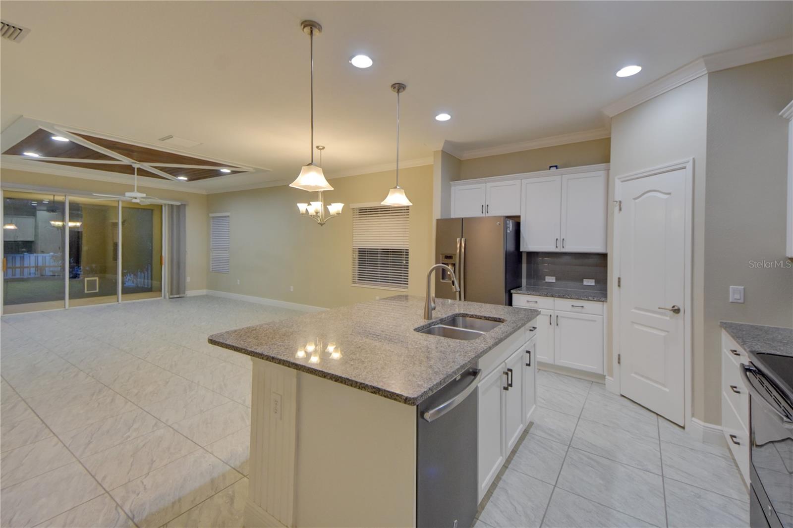 7408 Ridgelake Cir Property Photo 9