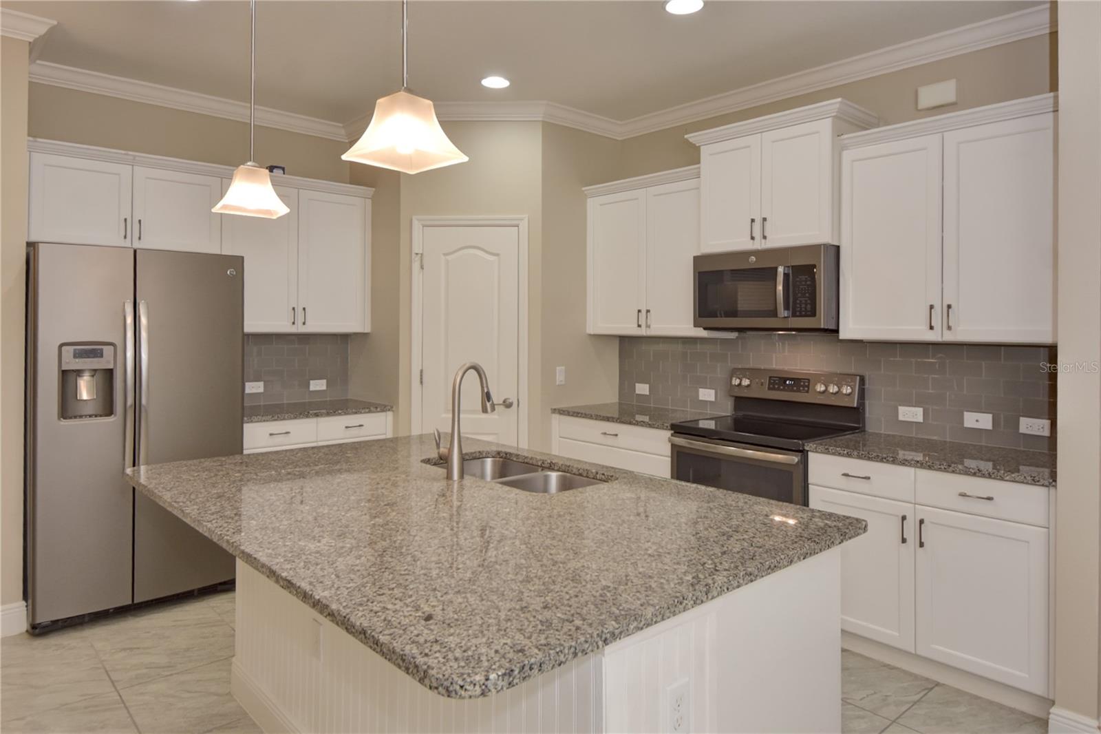 7408 Ridgelake Cir Property Photo 10