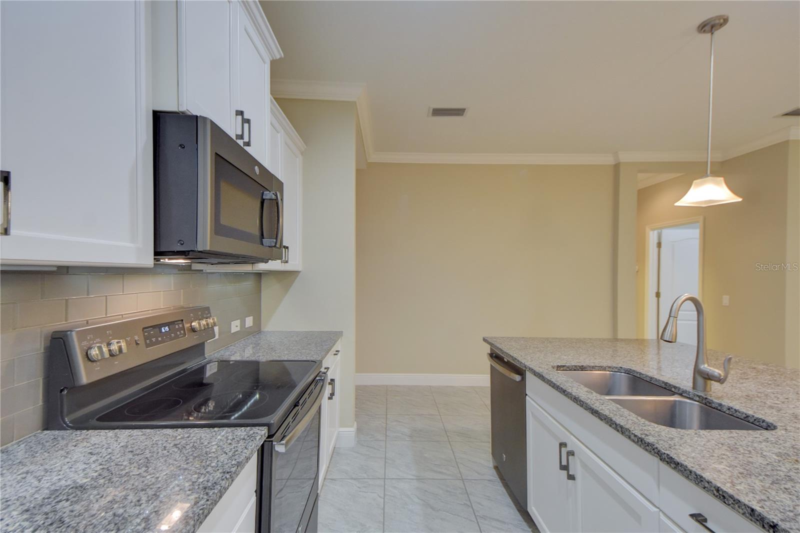7408 Ridgelake Cir Property Photo 14