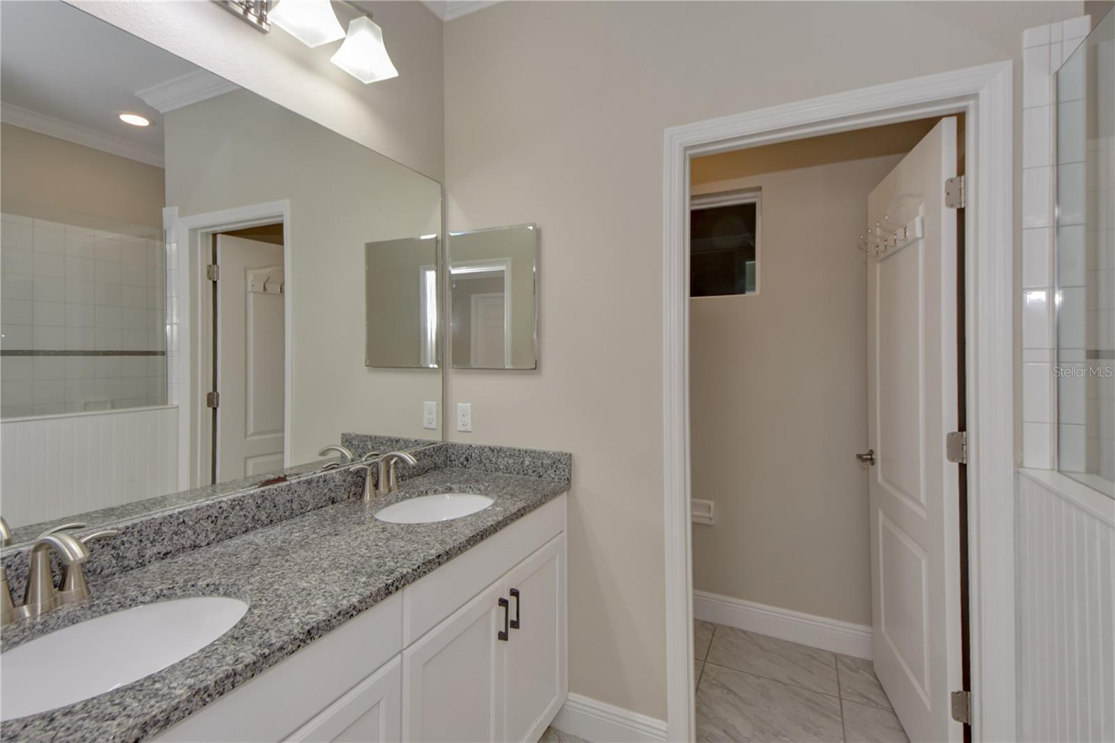 7408 Ridgelake Cir Property Photo 28
