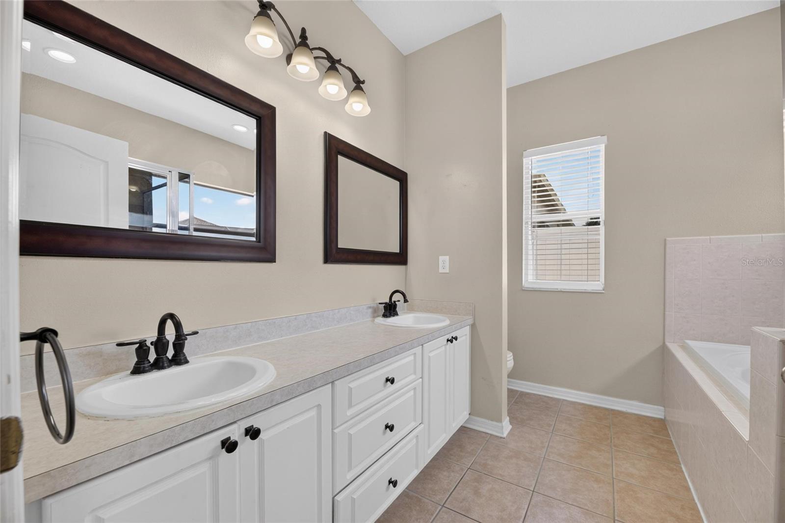 24519 Breezy Oak Ct Property Photo 39