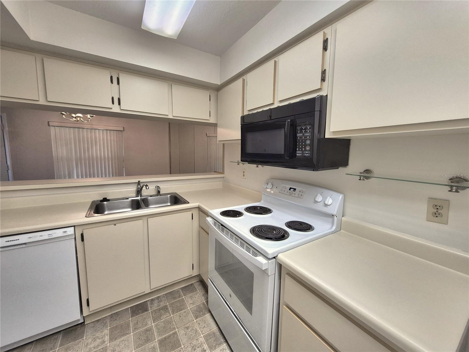3025 Bonaventure Cir #101 Property Photo 10