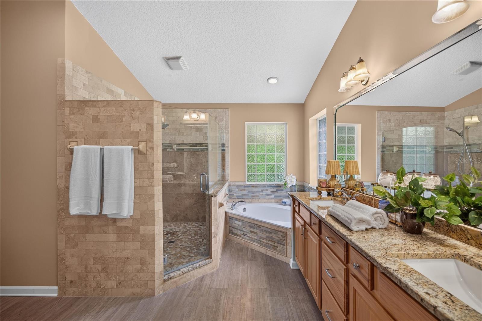 8435 Florence Cove Rd Property Photo 10