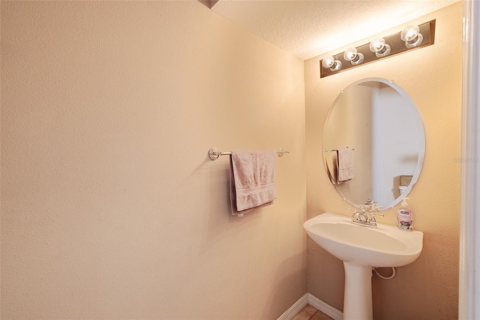 6717 Eagle Feather Dr Property Photo 18