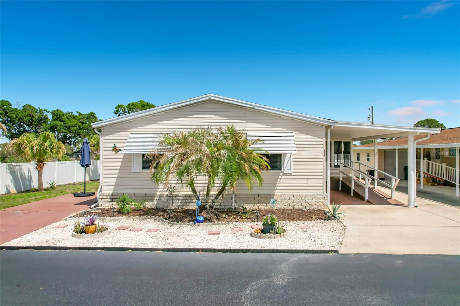 452 PAR DR Property Photo 1