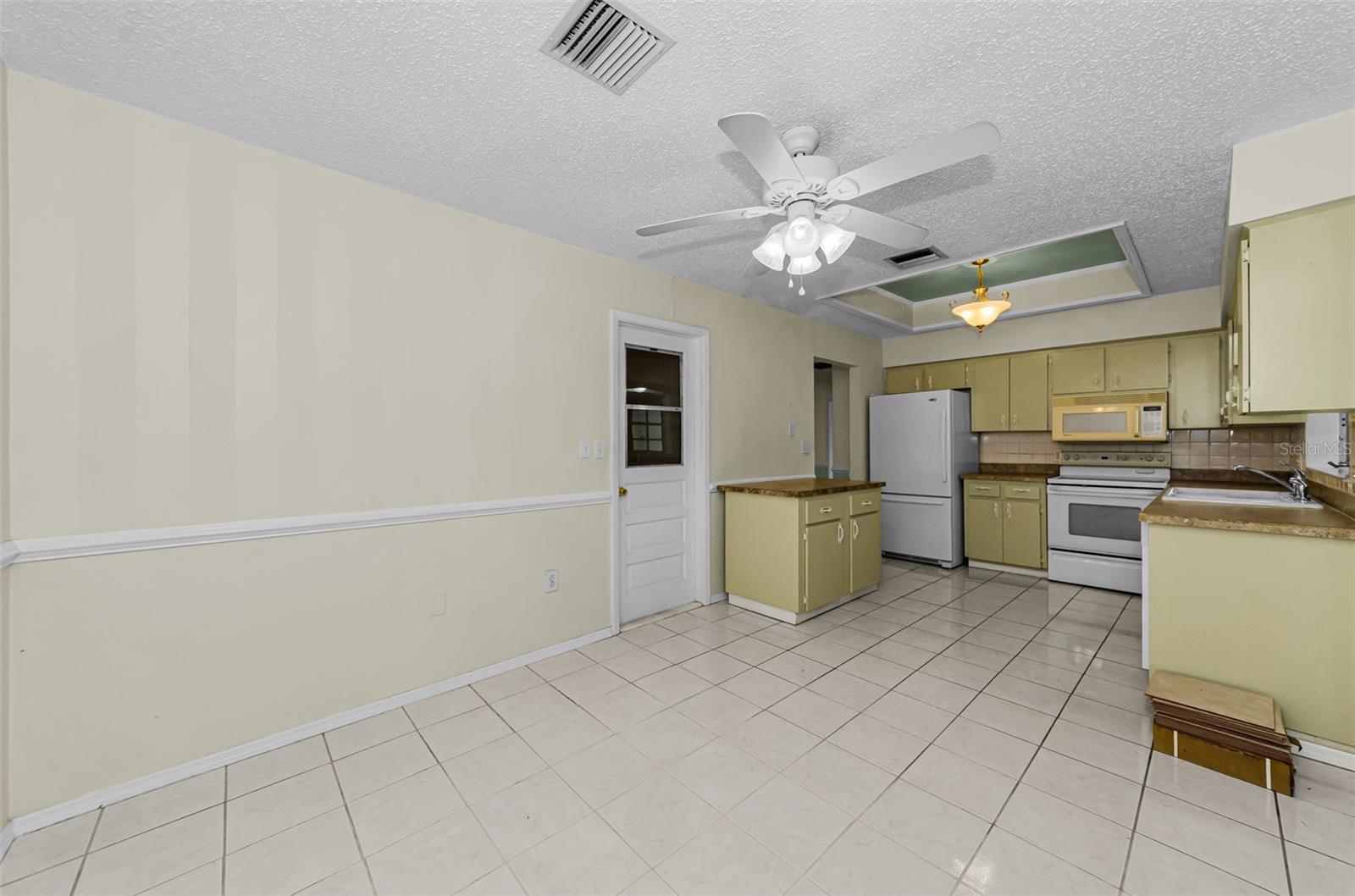 830 Cambridge Ct Property Photo 18
