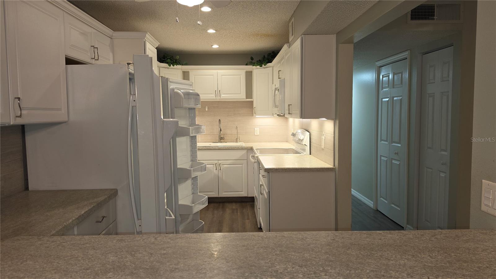 12119 Sunny Glen Ln #e2 Property Photo 6