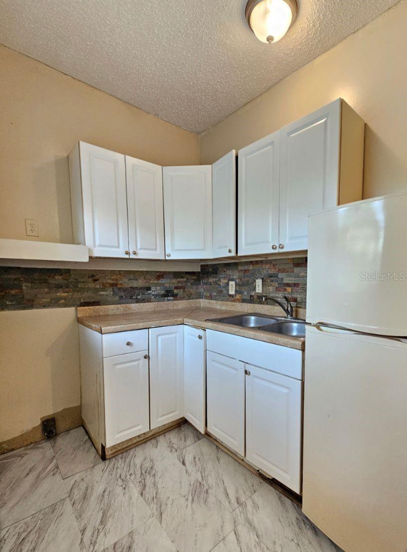 1504 E 99th Ave #c Property Photo 5