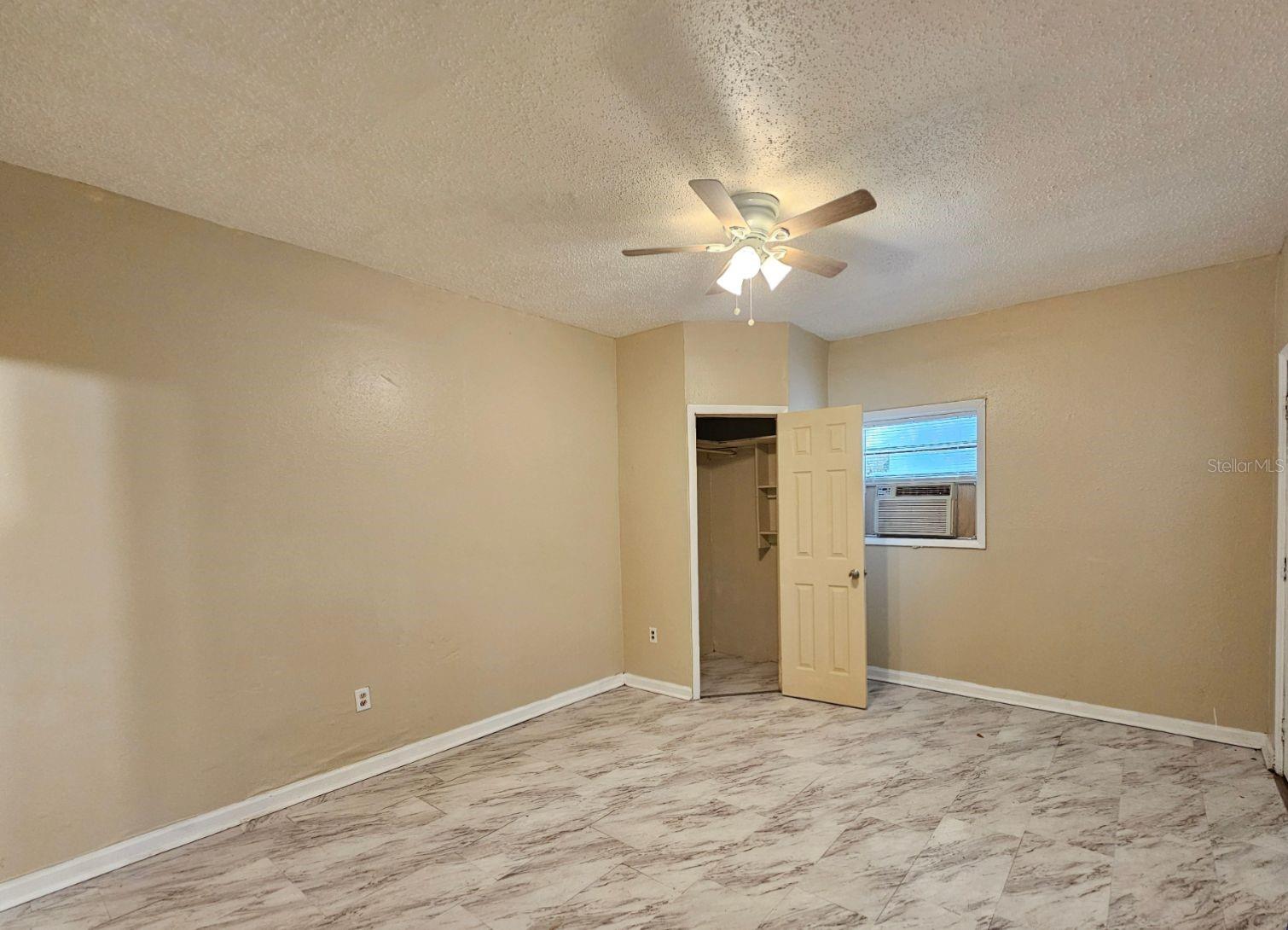 1504 E 99th Ave #c Property Photo 6