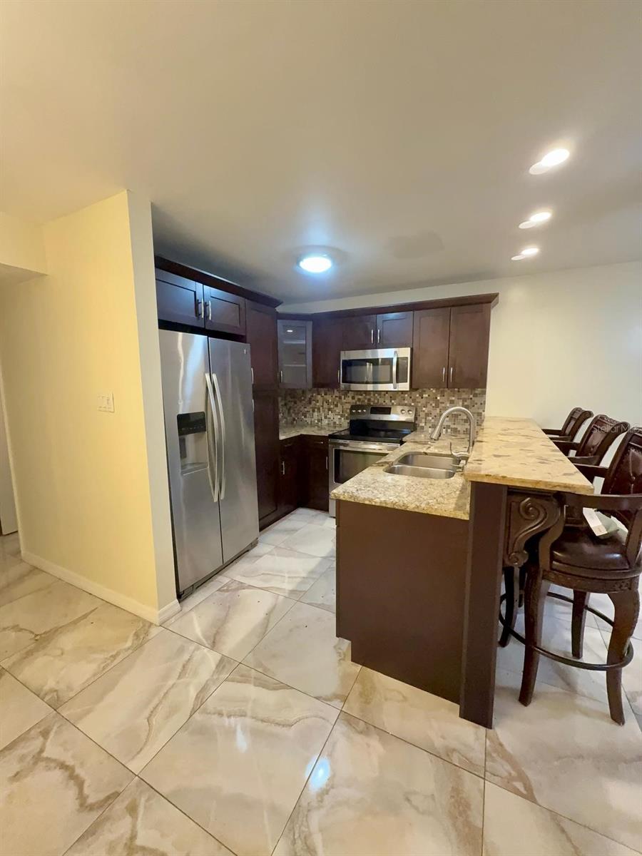 9109 W Hillsborough Ave #j109 Property Photo 4
