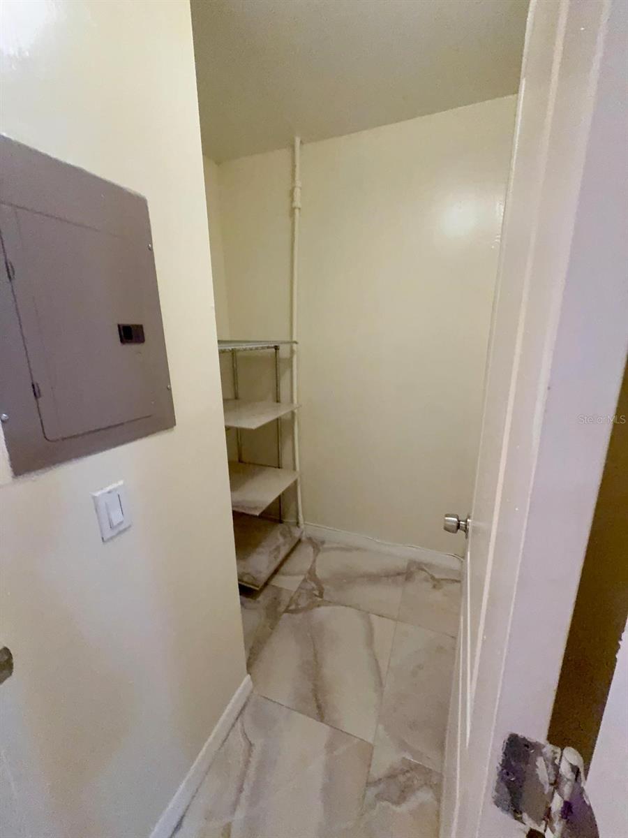 9109 W Hillsborough Ave #j109 Property Photo 6