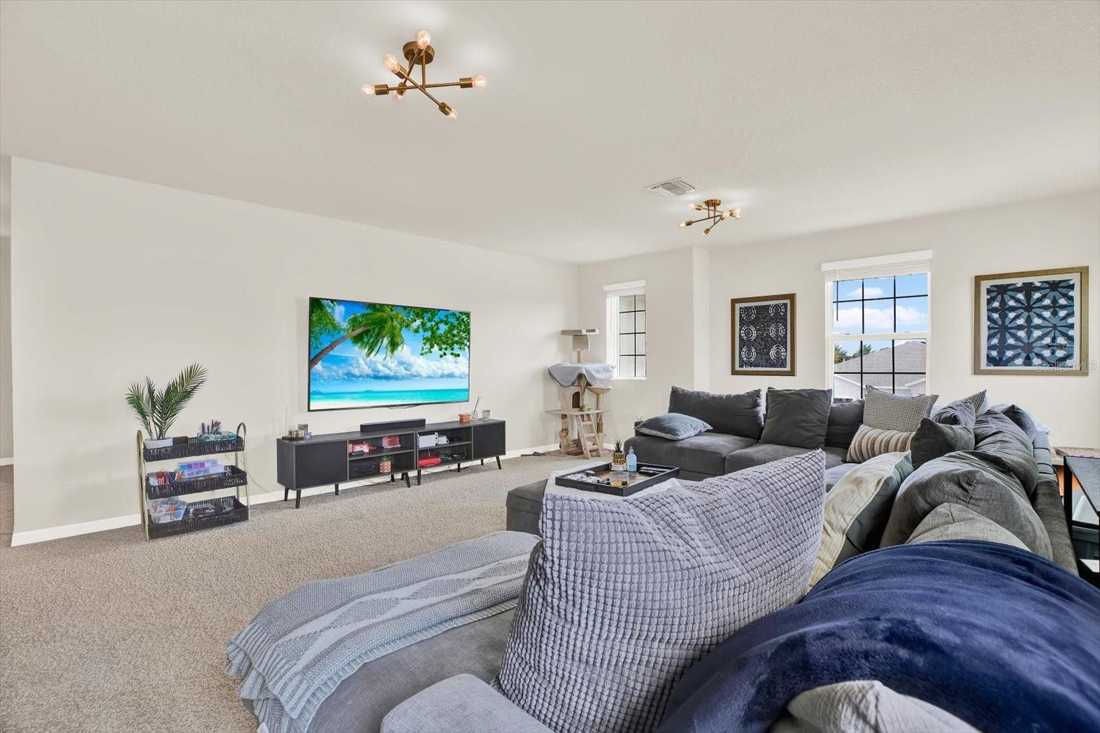6723 Devesta Loop Property Photo 10