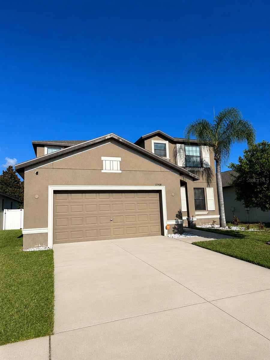 10908 WHITTNEY CHASE DR Property Photo 1