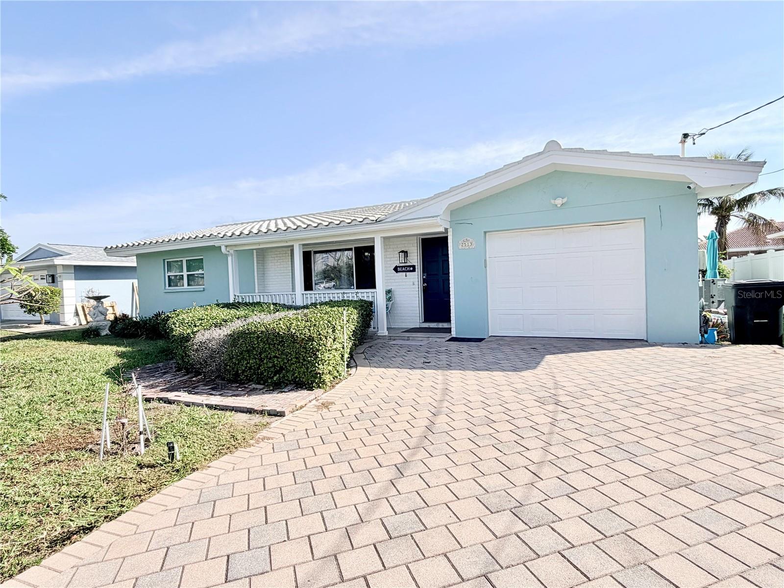 2513 GULF BLVD Property Photo 1