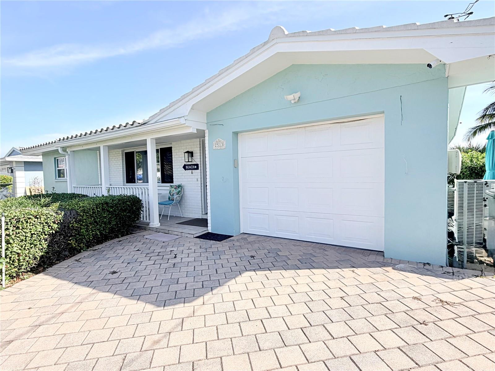 2513 Gulf Blvd Property Photo 2
