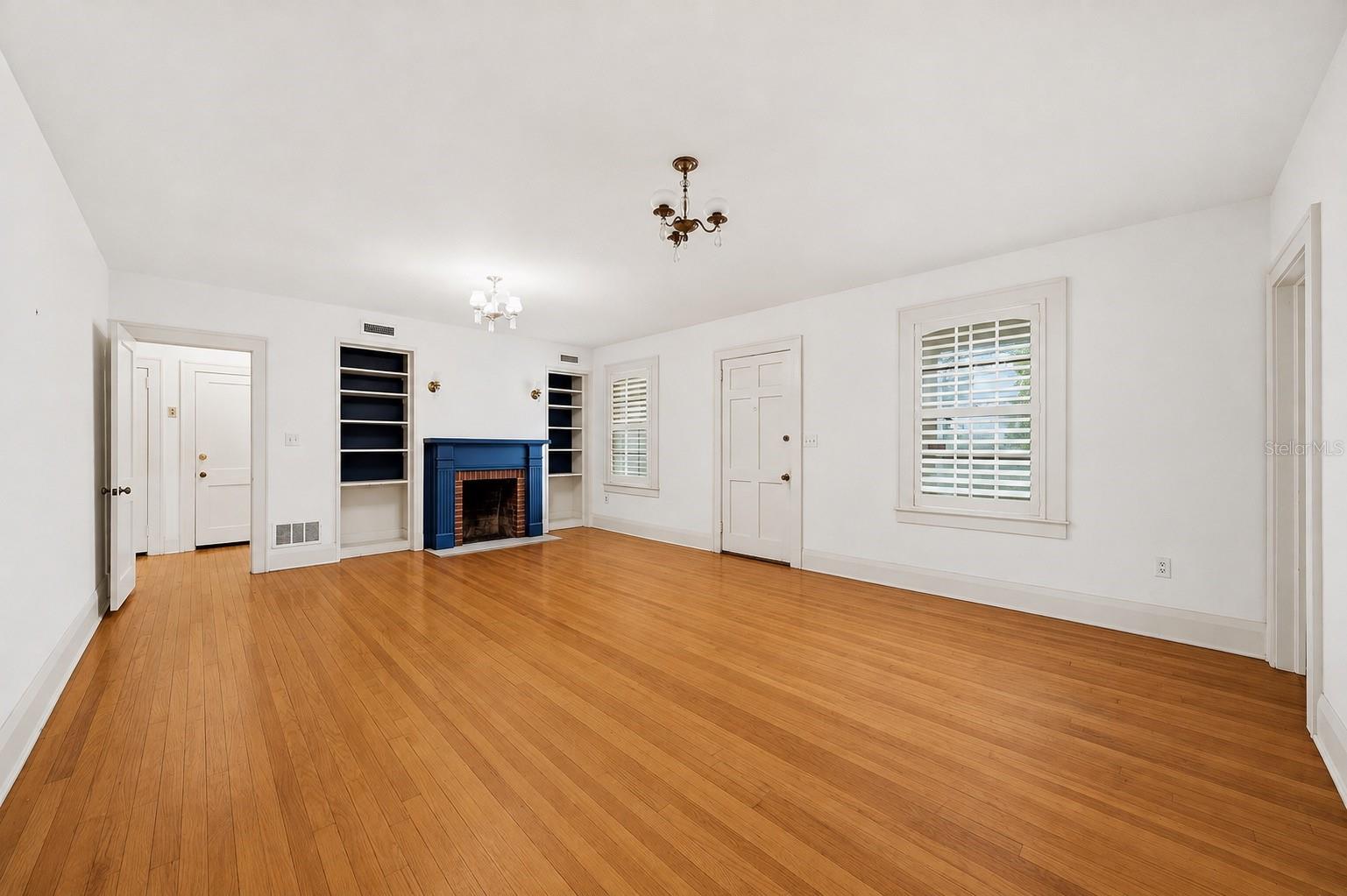 3123 W Oaklyn Ave Property Photo 5