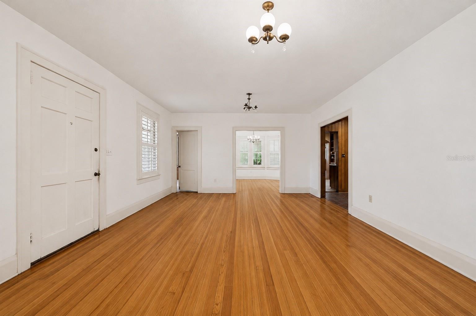3123 W Oaklyn Ave Property Photo 6