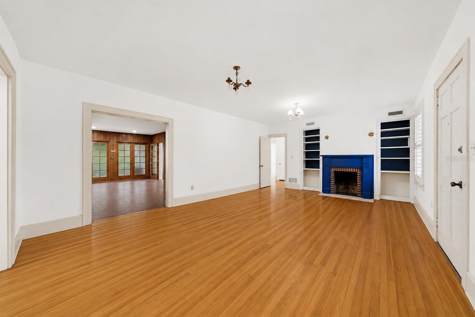 3123 W Oaklyn Ave Property Photo 7