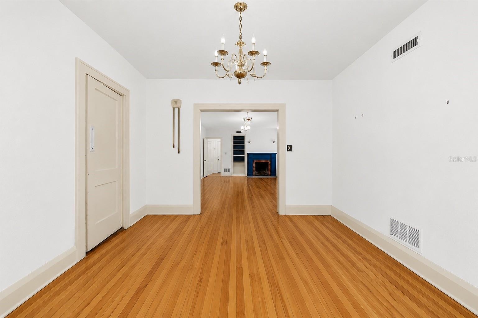 3123 W Oaklyn Ave Property Photo 8