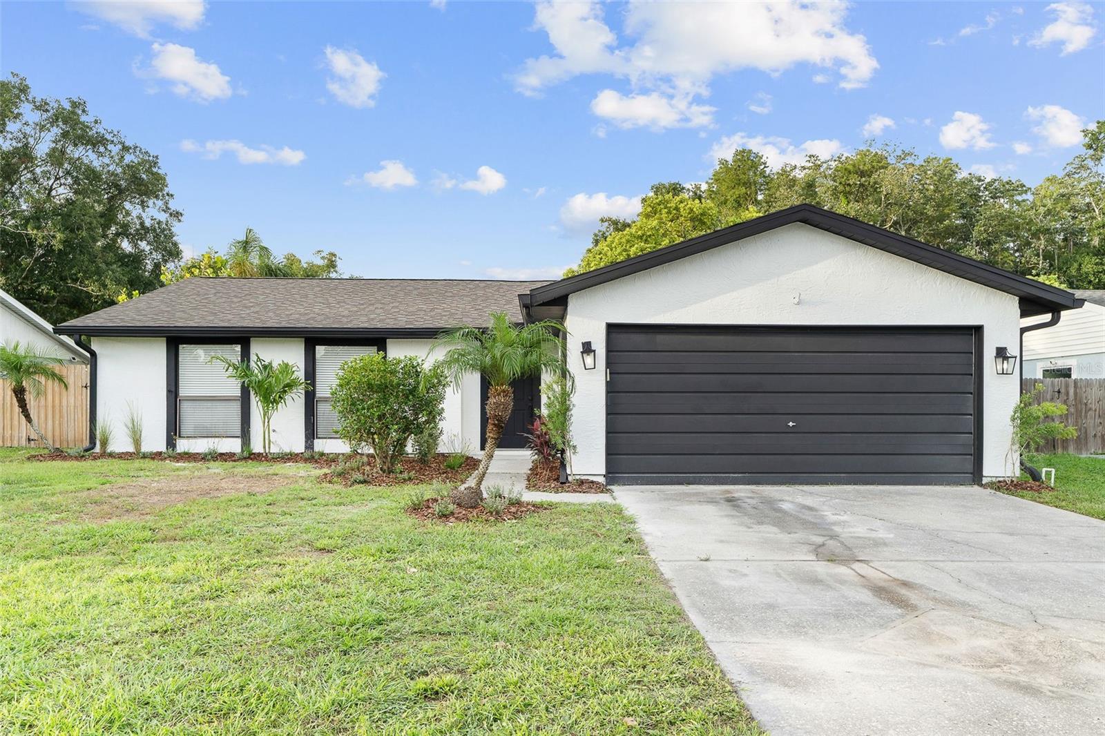 5308 Black Pine Dr Property Photo 2