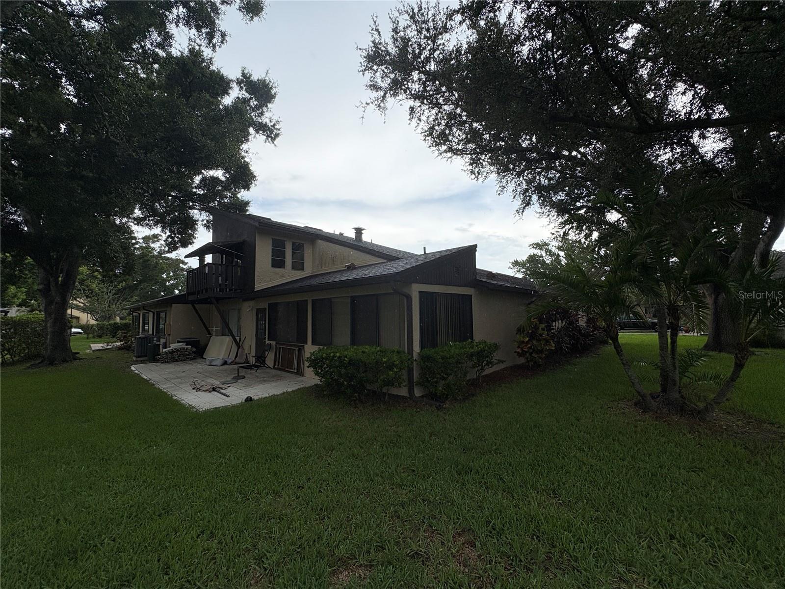 2101 Sunset Point Rd #2105 Property Photo 5