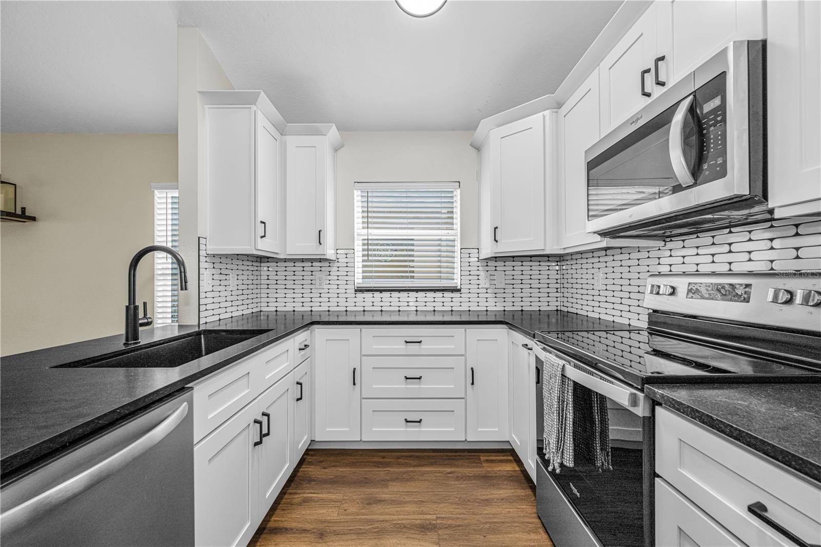 5229 Mango Fruit St Property Photo 6