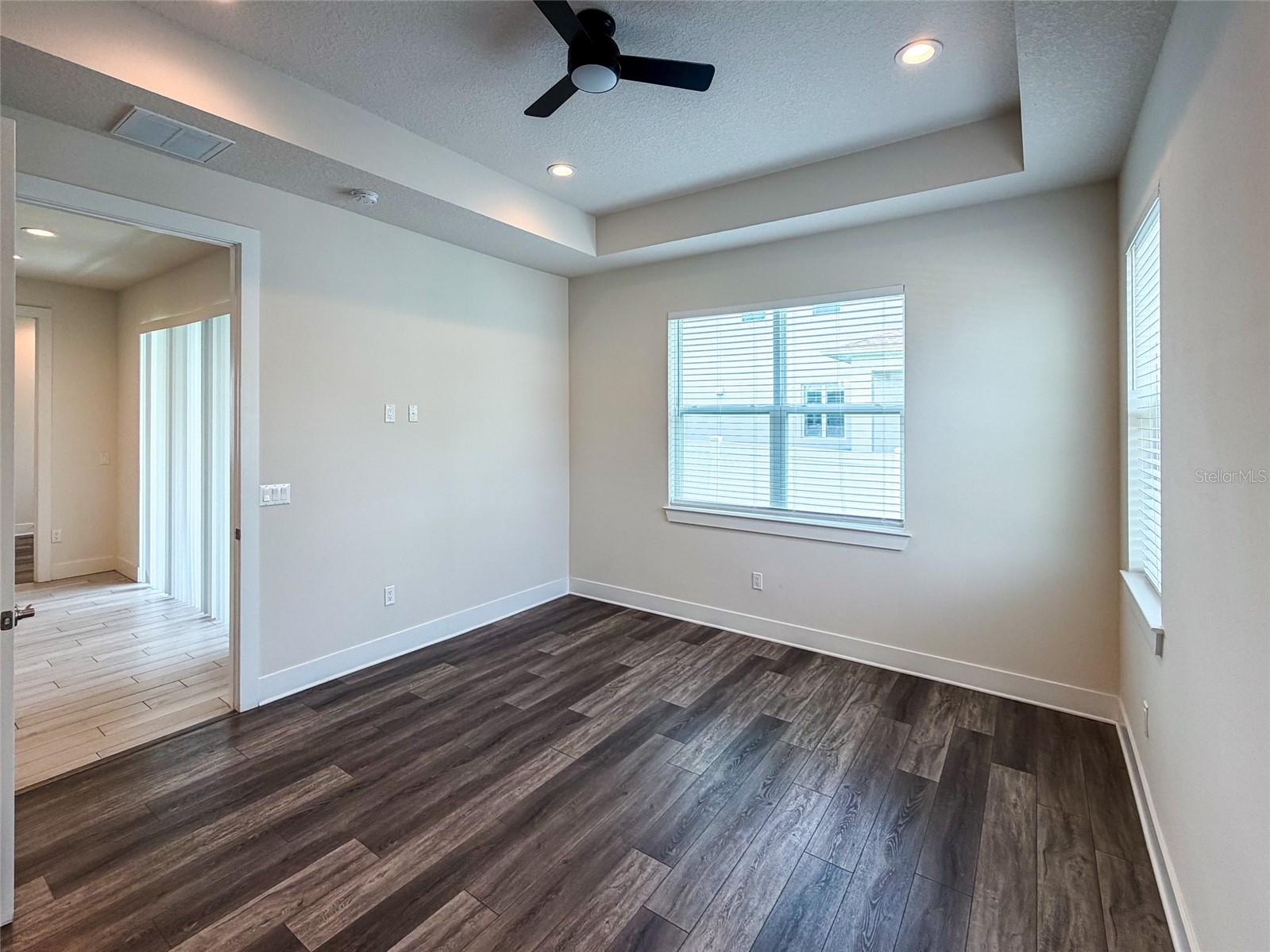 2065 Paragon Cir W Property Photo 7