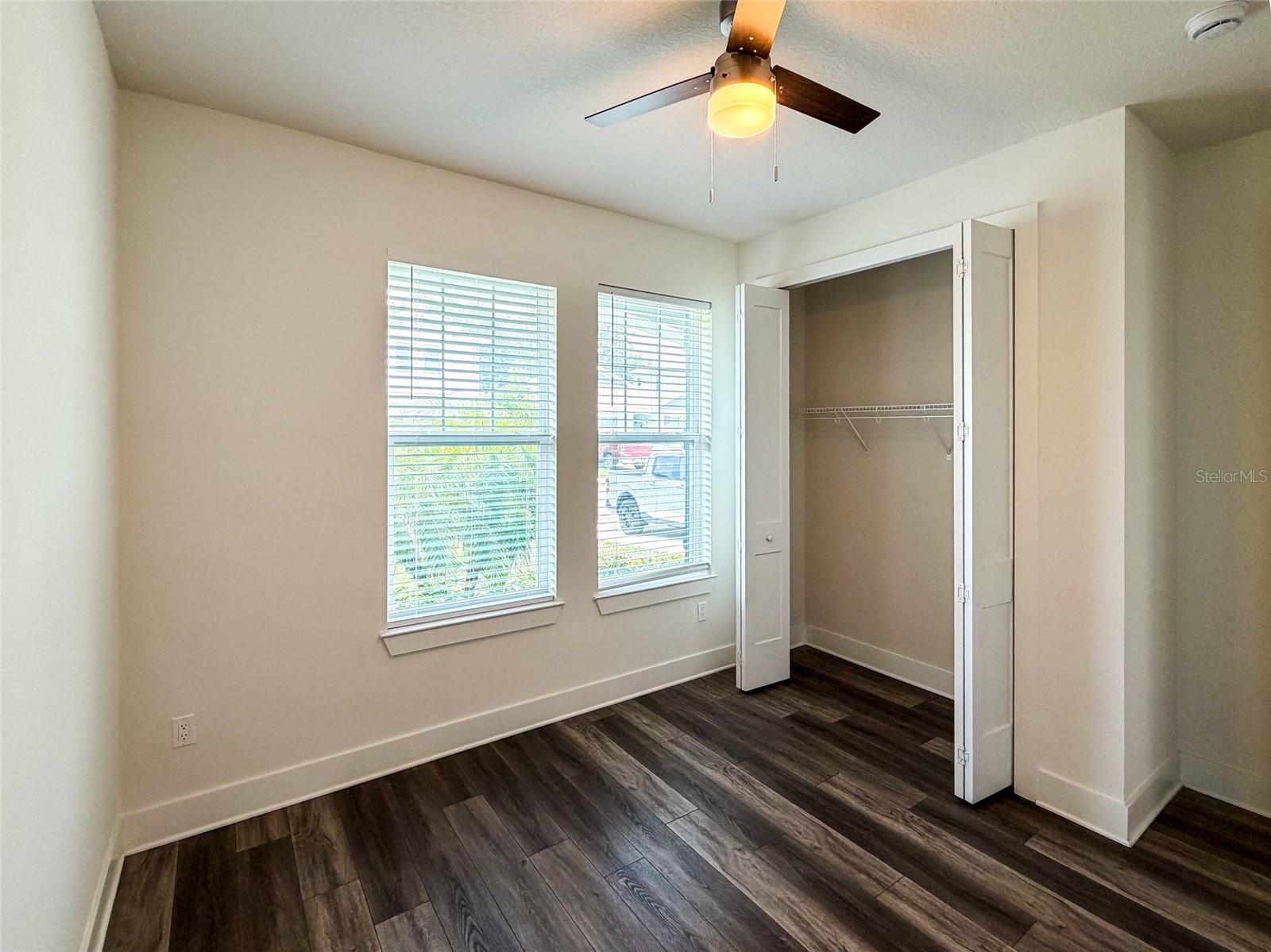2065 Paragon Cir W Property Photo 12