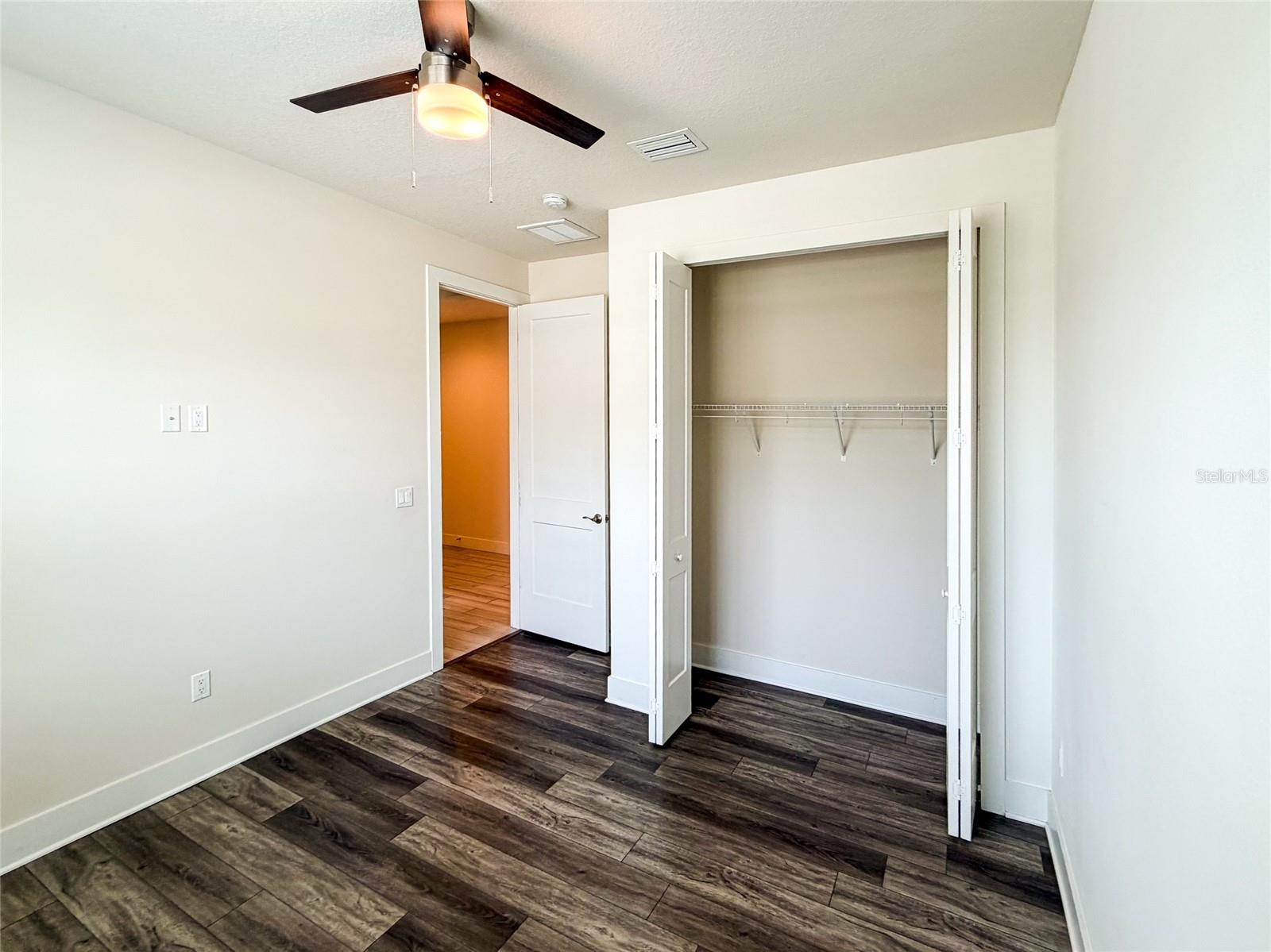 2065 Paragon Cir W Property Photo 14