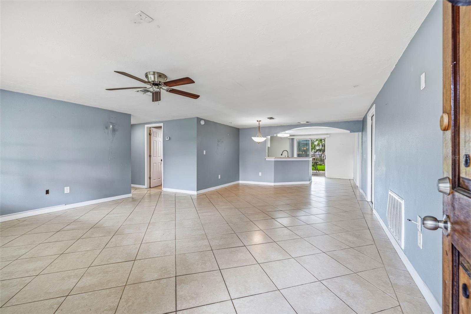 6145 Maplewood Dr Property Photo 3