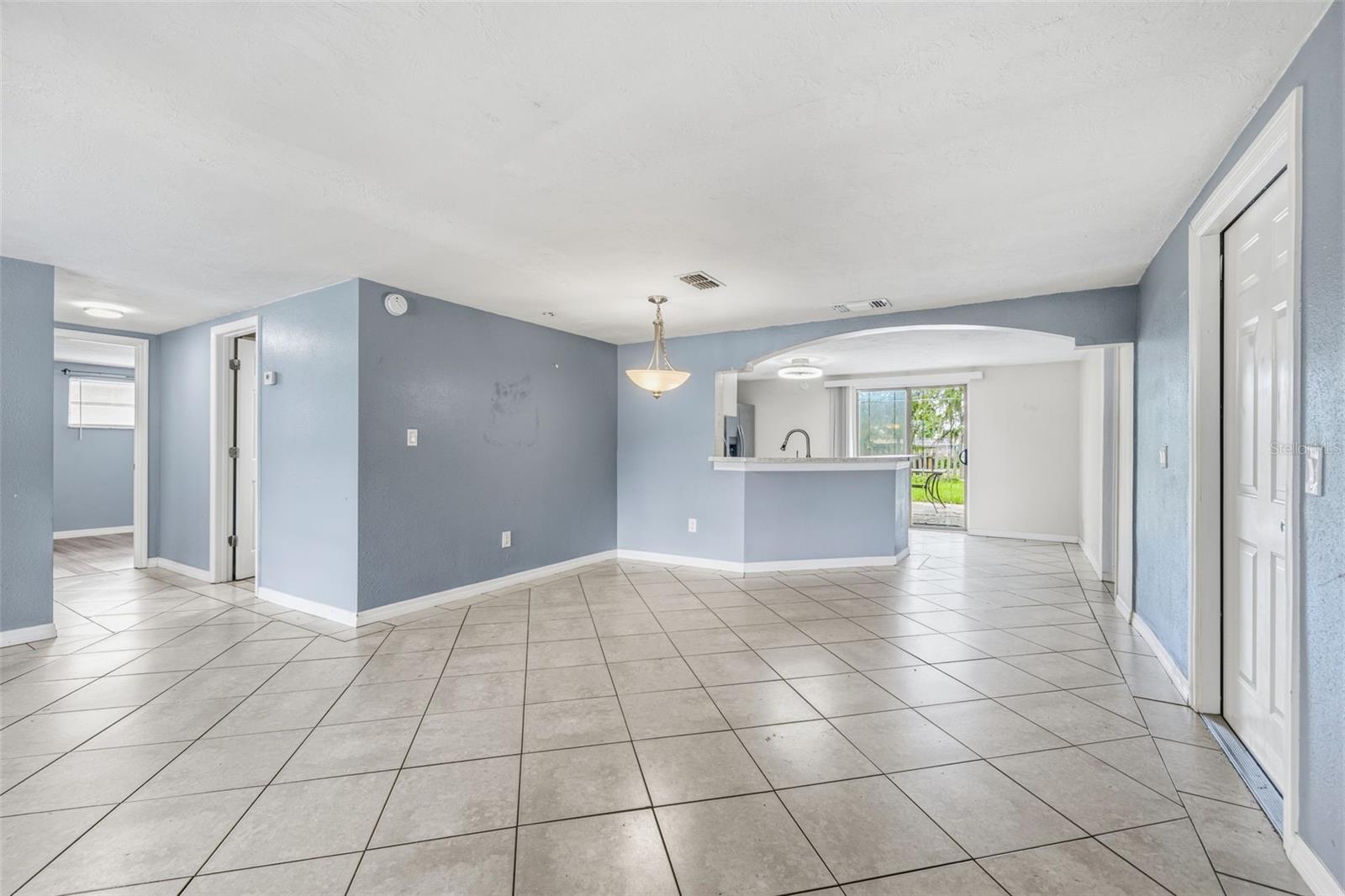 6145 Maplewood Dr Property Photo 6