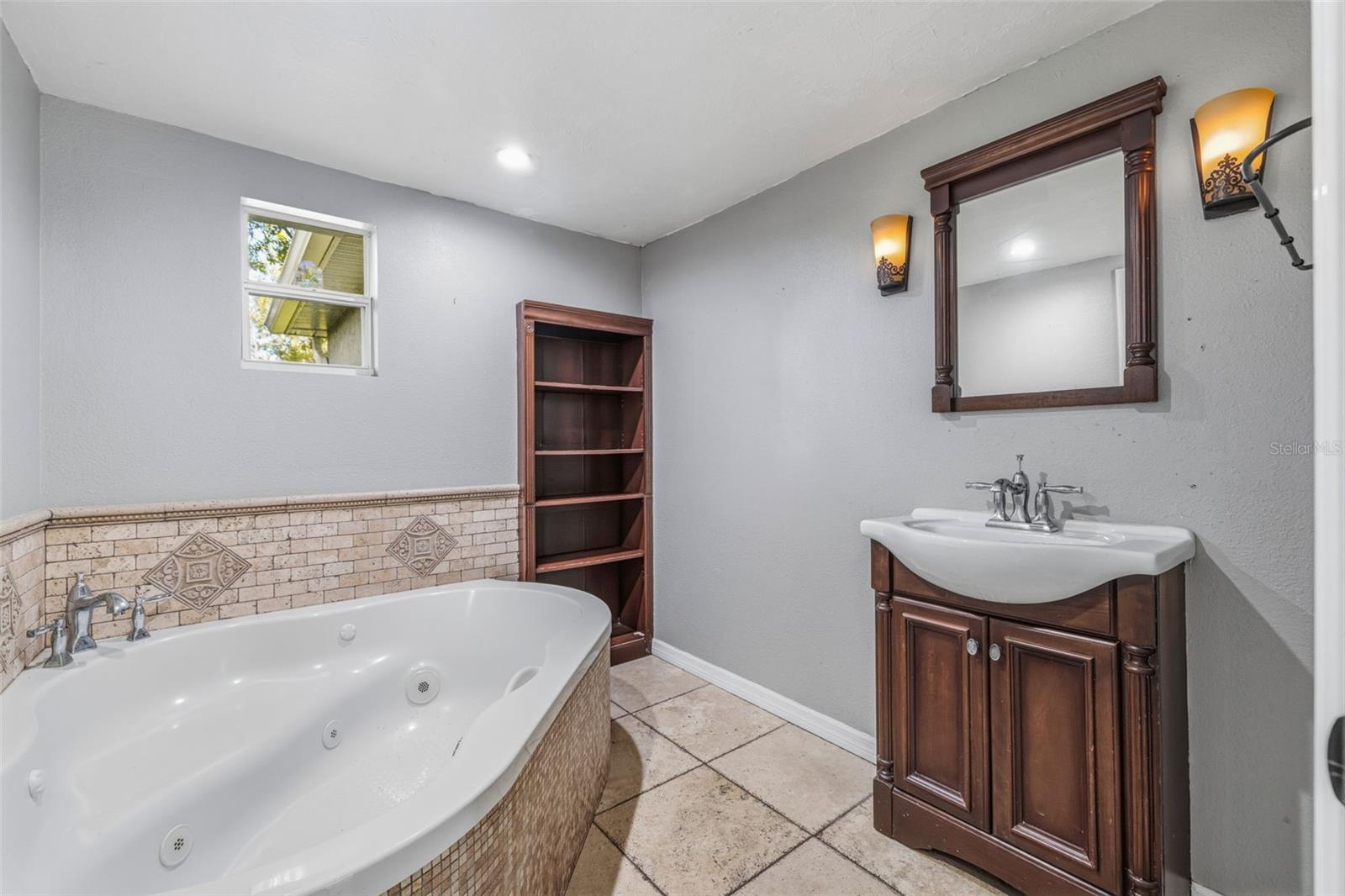 6145 Maplewood Dr Property Photo 14