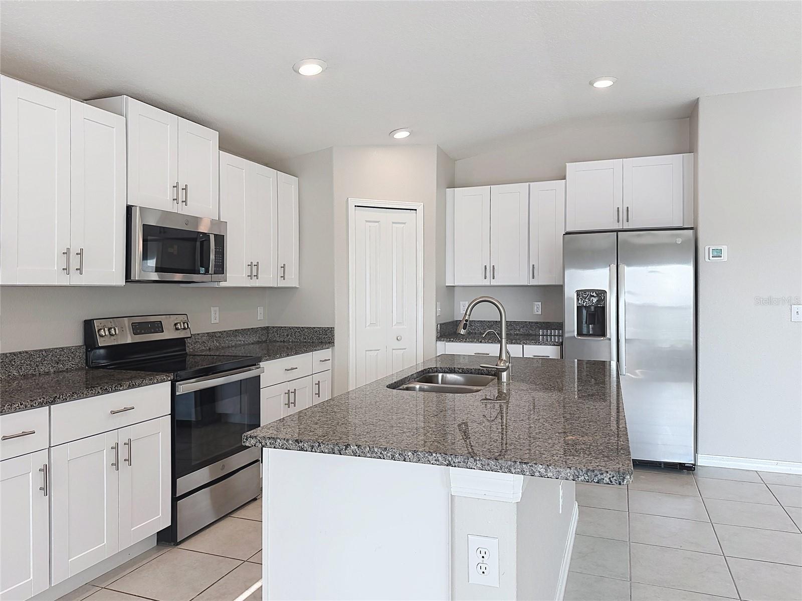 31857 Sun Kettle Loop Property Photo 9